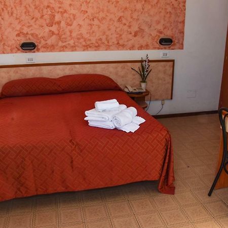 Tyc Hotel Viserbella di Rimini ภายนอก รูปภาพ