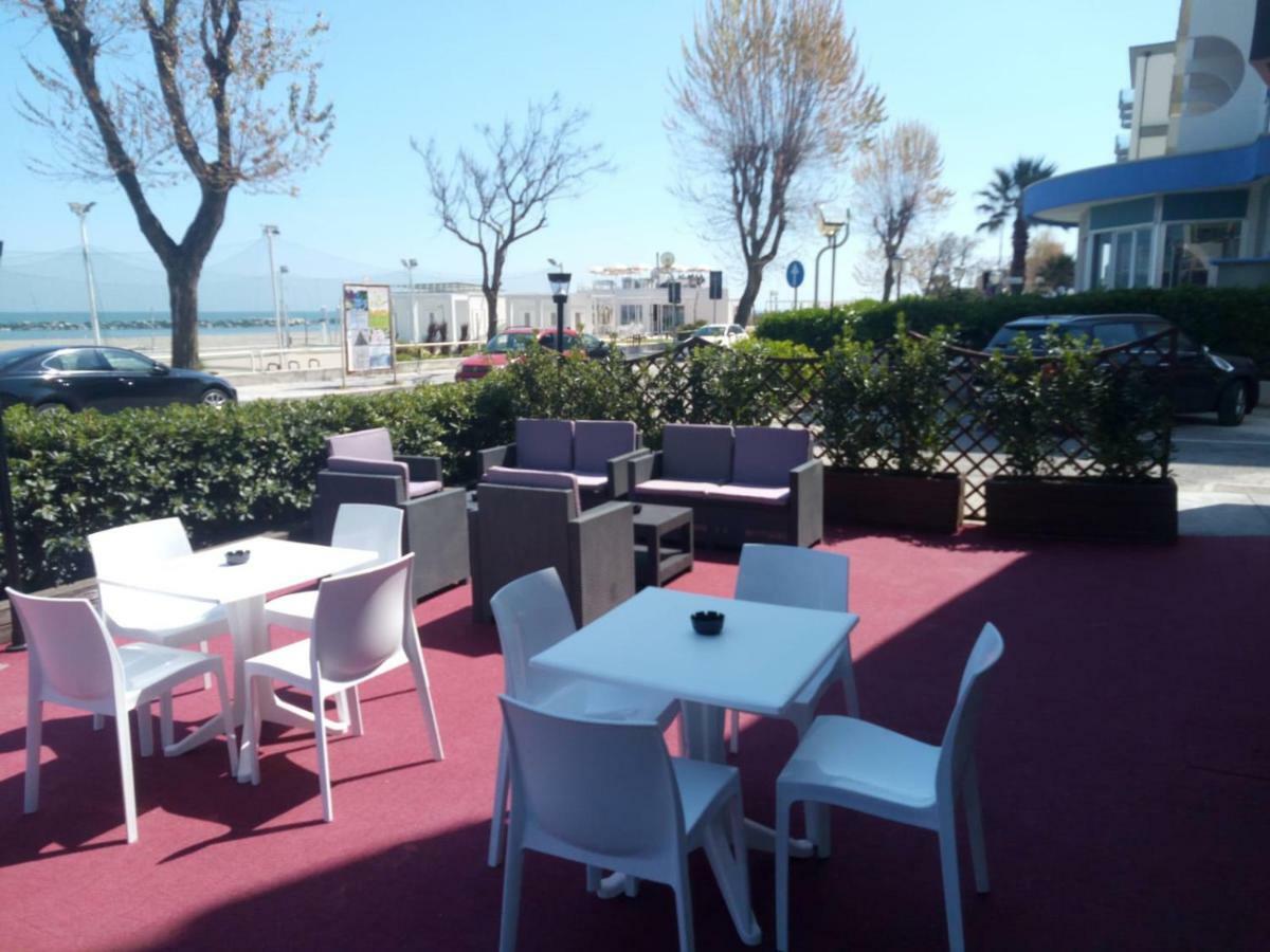 Tyc Hotel Viserbella di Rimini ภายนอก รูปภาพ