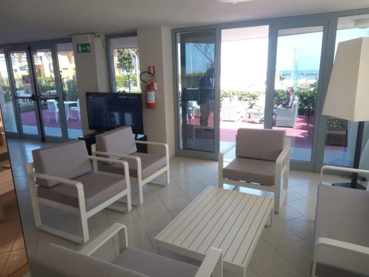 Tyc Hotel Viserbella di Rimini ภายนอก รูปภาพ