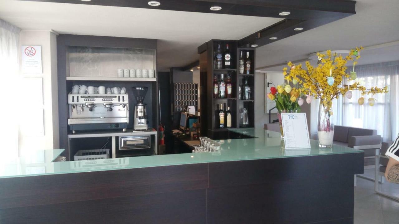 Tyc Hotel Viserbella di Rimini ภายนอก รูปภาพ
