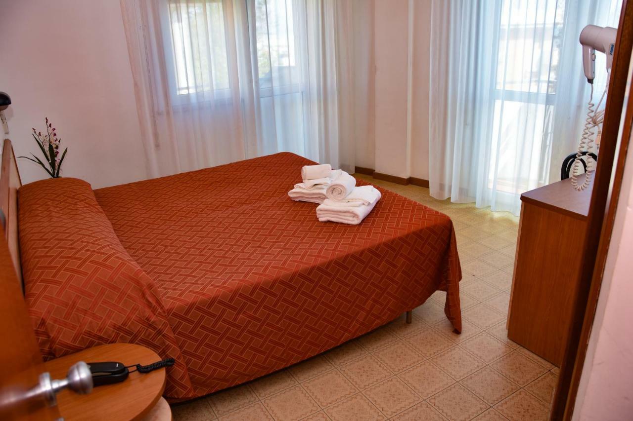 Tyc Hotel Viserbella di Rimini ภายนอก รูปภาพ