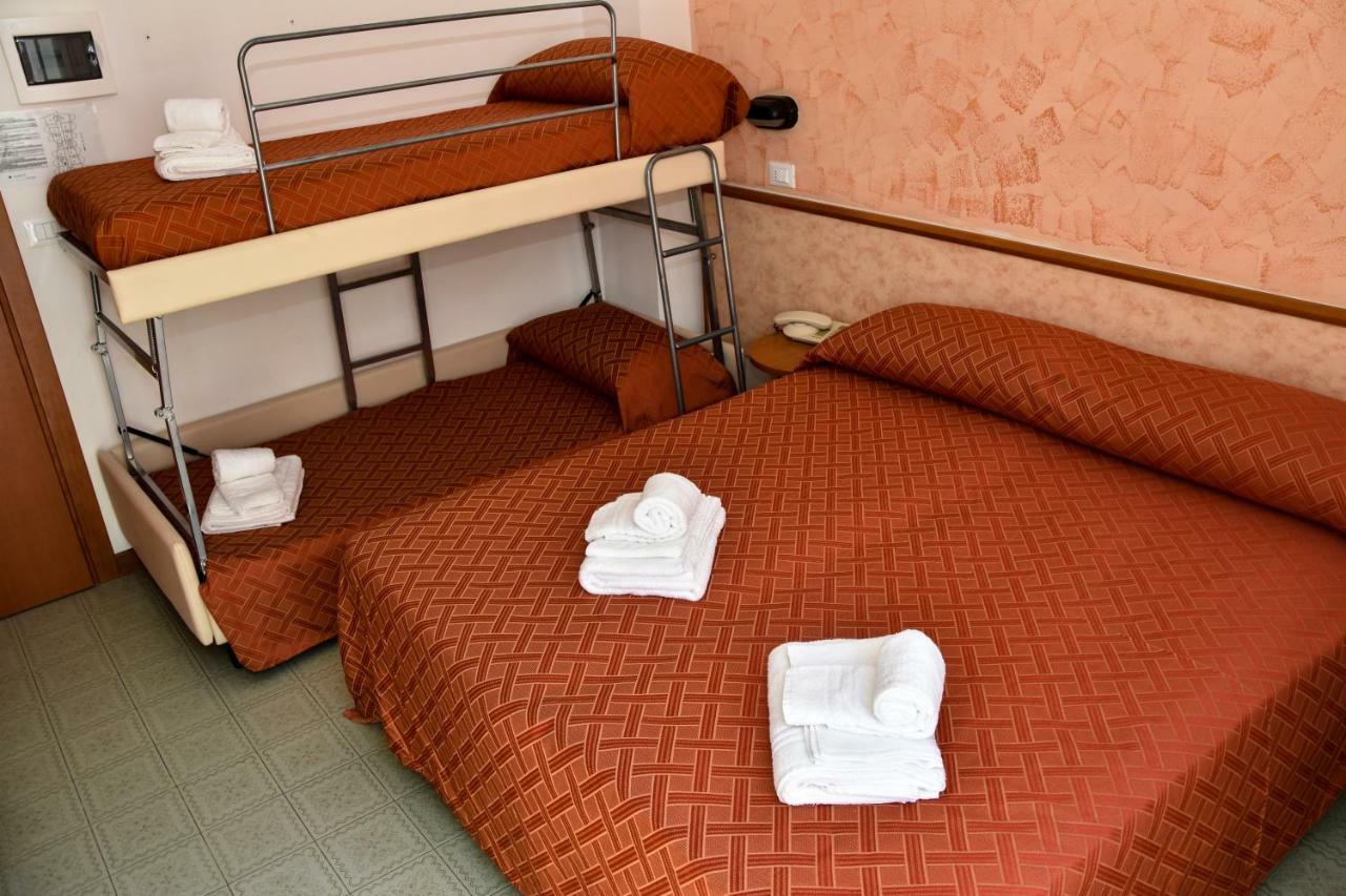 Tyc Hotel Viserbella di Rimini ภายนอก รูปภาพ